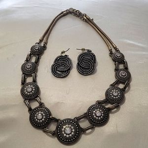 Necklace & earring